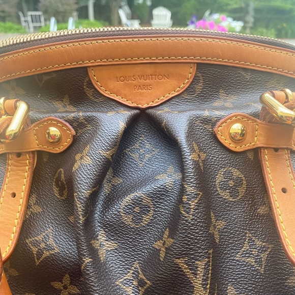 Louis Vuitton Tavoli w COA - Picture 5 of 15